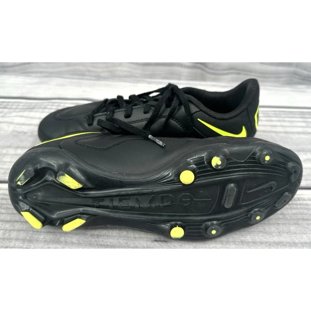 NIKE JUNIOR‎ TIEMPO LEGEND 9 CLUB FG SOCCER CLEATS  Youth Size 4  BLACK / VOLT